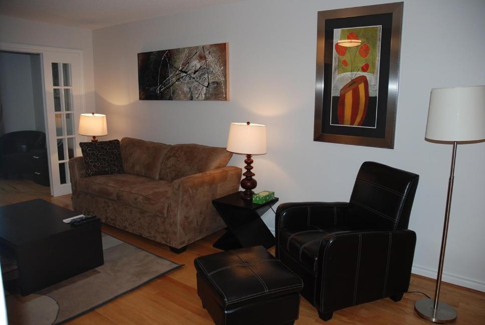 Toronto Luxury Accommodations - Qwest Екстериор снимка
