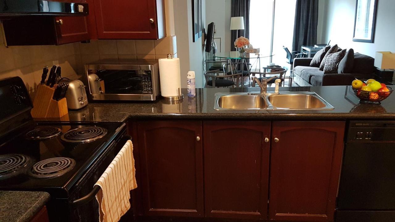 Toronto Luxury Accommodations - Qwest Екстериор снимка