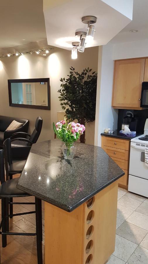Toronto Luxury Accommodations - Qwest Екстериор снимка