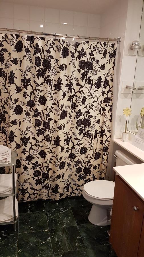 Toronto Luxury Accommodations - Qwest Екстериор снимка