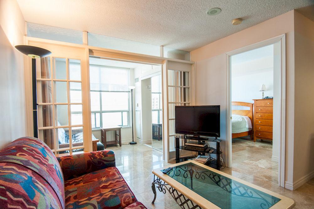 Toronto Luxury Accommodations - Qwest Екстериор снимка