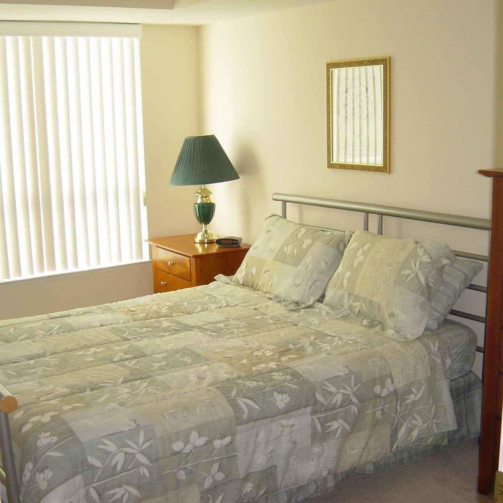 Toronto Luxury Accommodations - Qwest Екстериор снимка