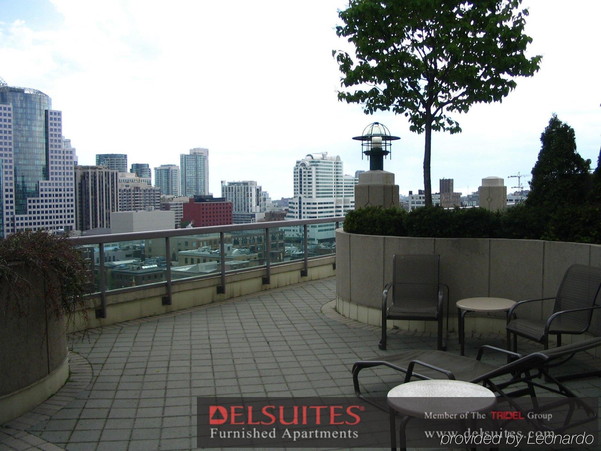 Toronto Luxury Accommodations - Qwest Екстериор снимка