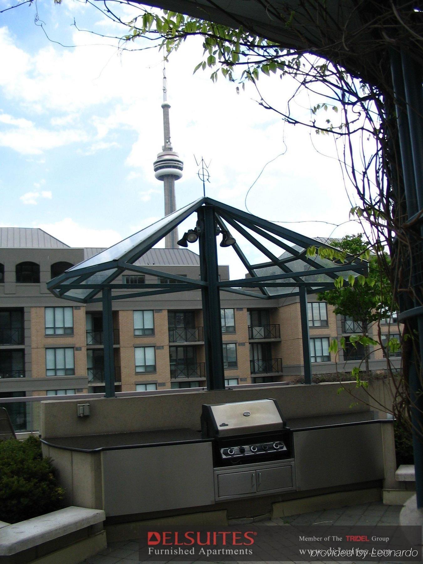 Toronto Luxury Accommodations - Qwest Екстериор снимка