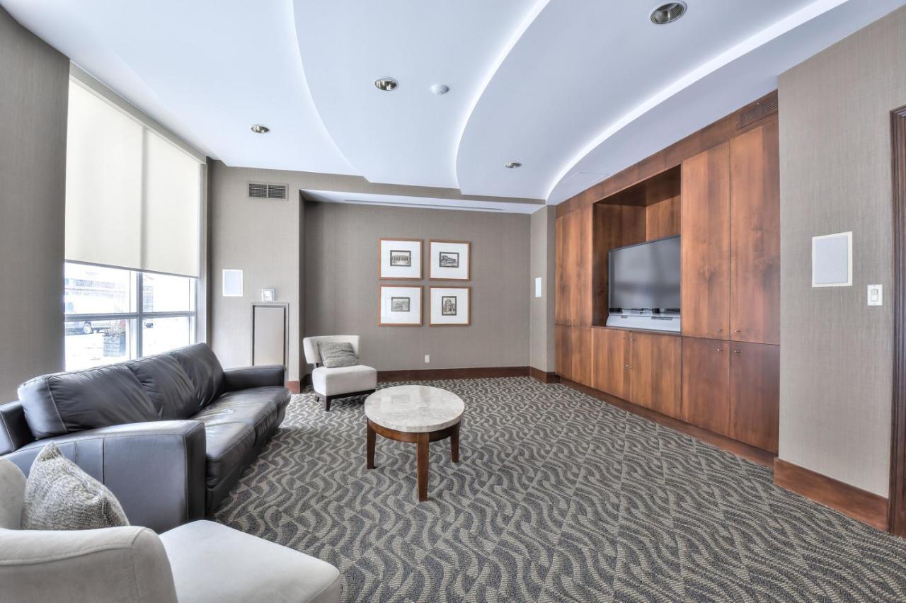Toronto Luxury Accommodations - Qwest Екстериор снимка