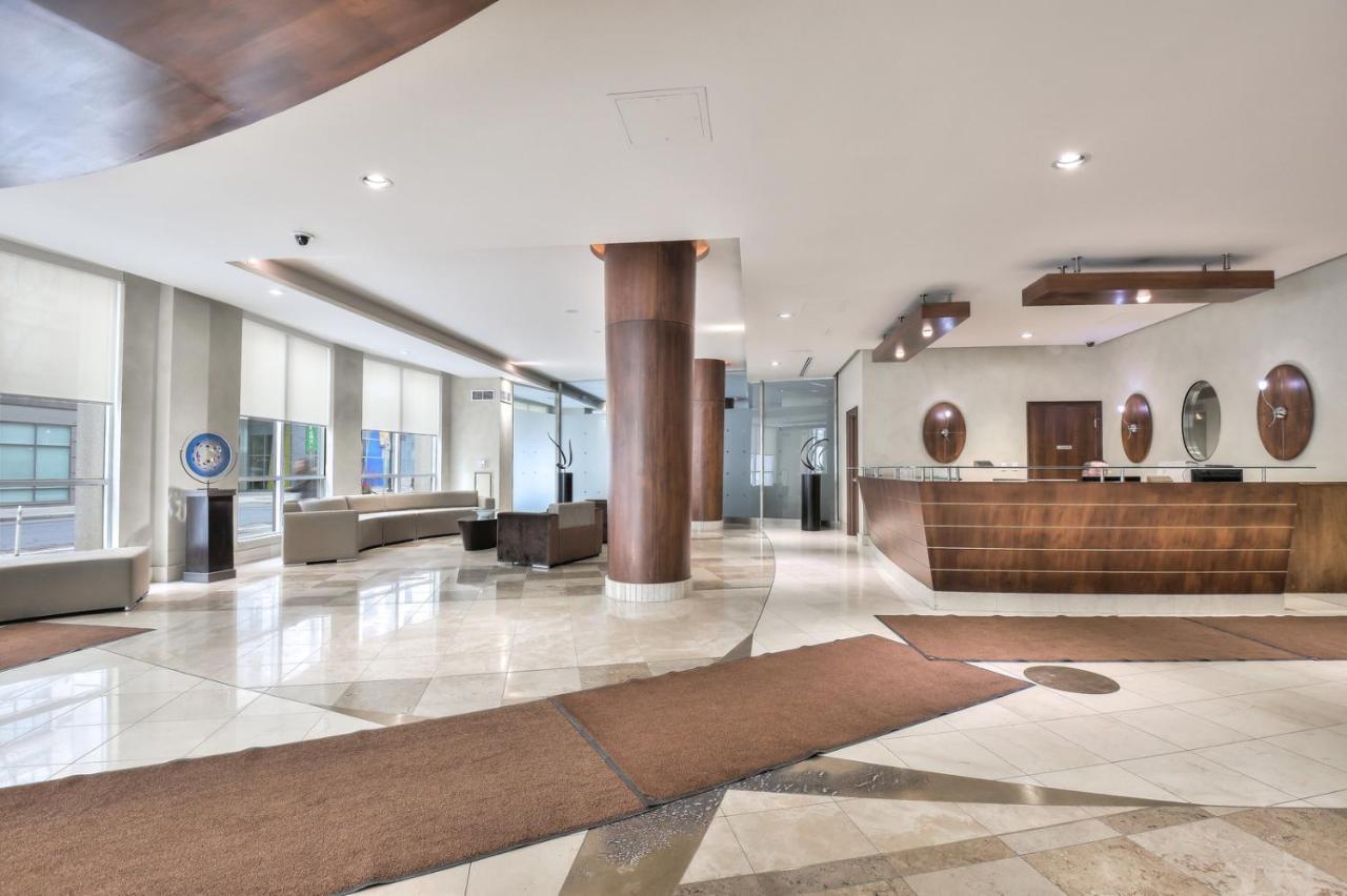 Toronto Luxury Accommodations - Qwest Екстериор снимка