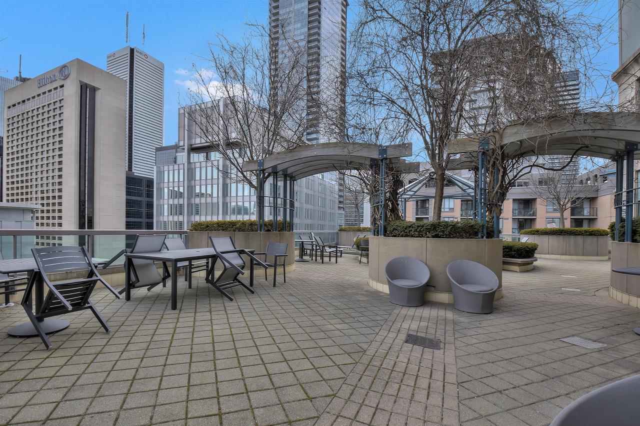 Toronto Luxury Accommodations - Qwest Екстериор снимка
