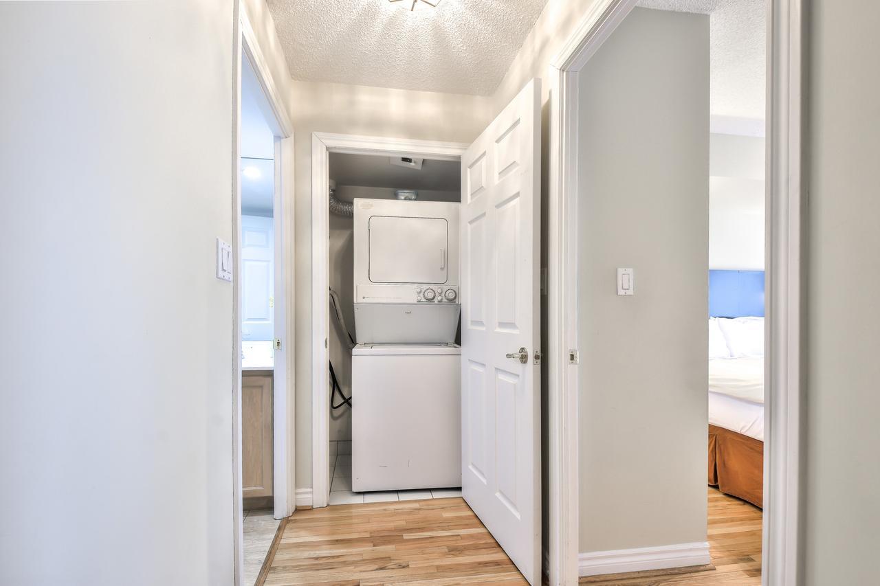 Toronto Luxury Accommodations - Qwest Екстериор снимка