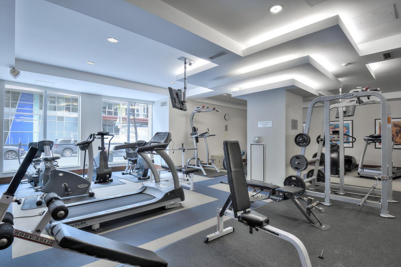 Toronto Luxury Accommodations - Qwest Екстериор снимка